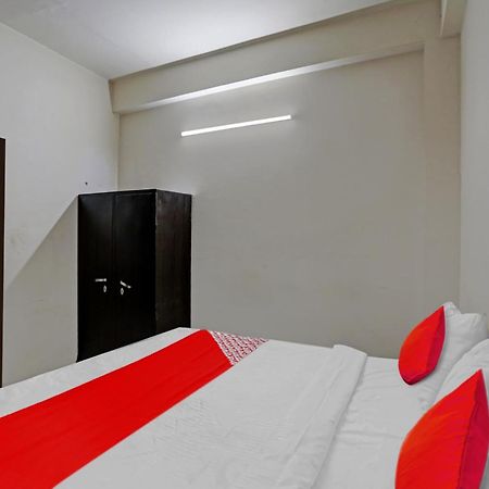 Hotel O Vrinda Residency Ноида Екстериор снимка