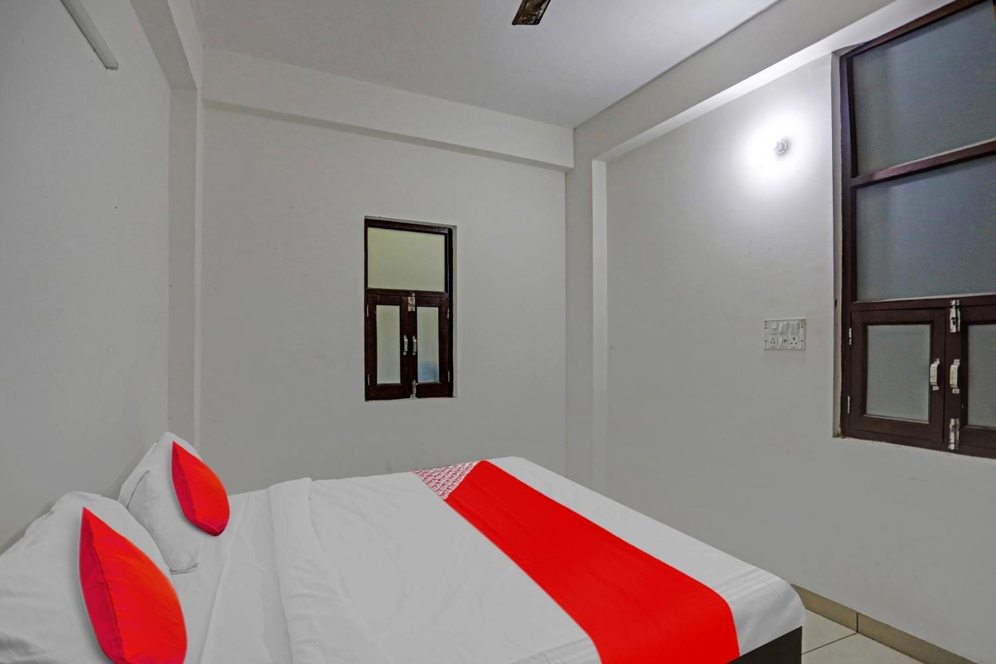Hotel O Vrinda Residency Ноида Екстериор снимка