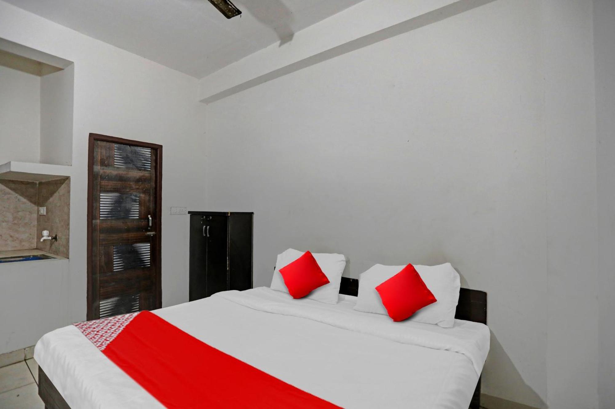Hotel O Vrinda Residency Ноида Екстериор снимка