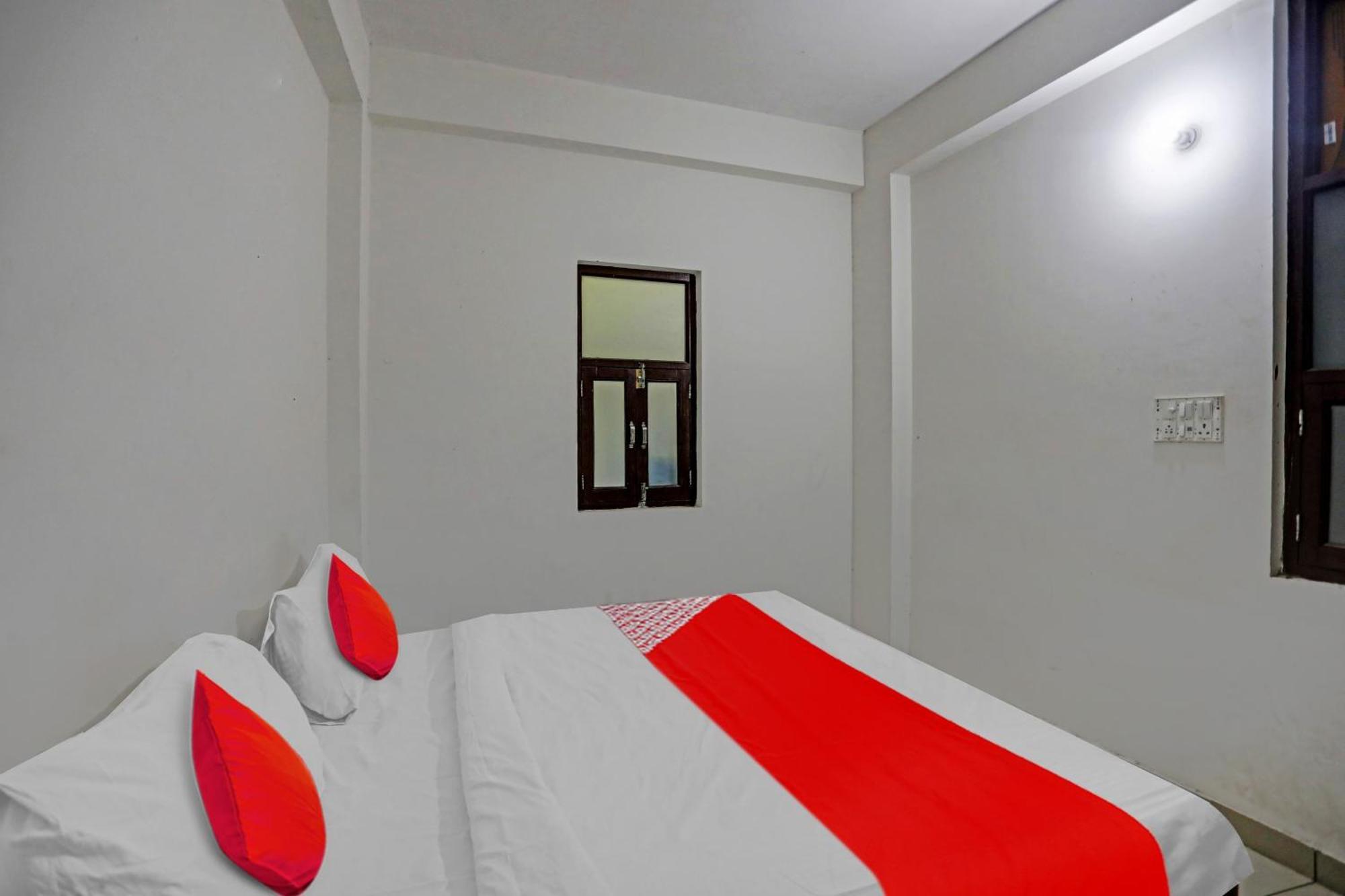 Hotel O Vrinda Residency Ноида Екстериор снимка