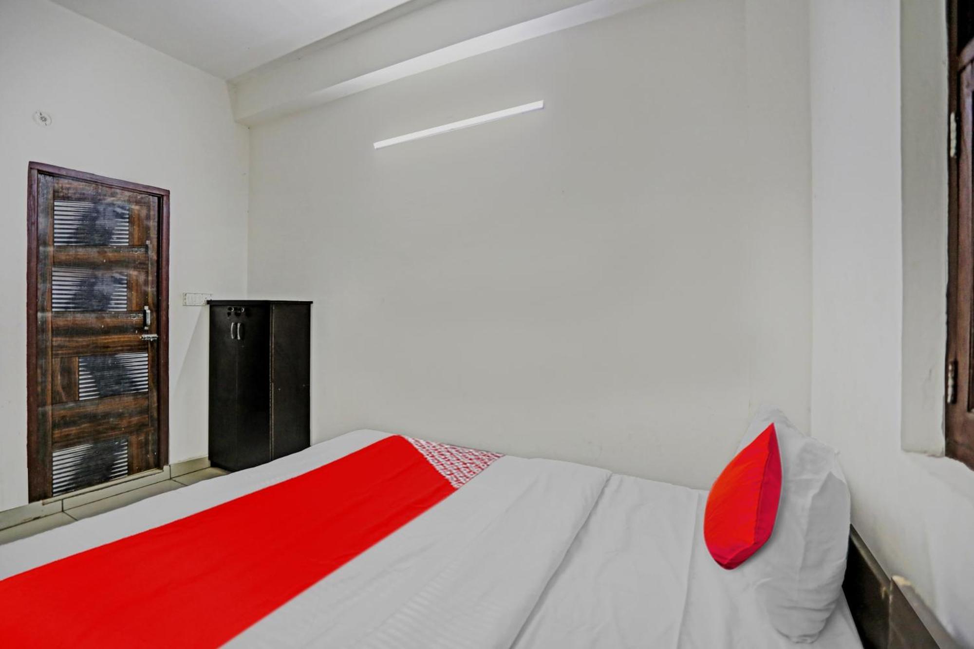 Hotel O Vrinda Residency Ноида Екстериор снимка